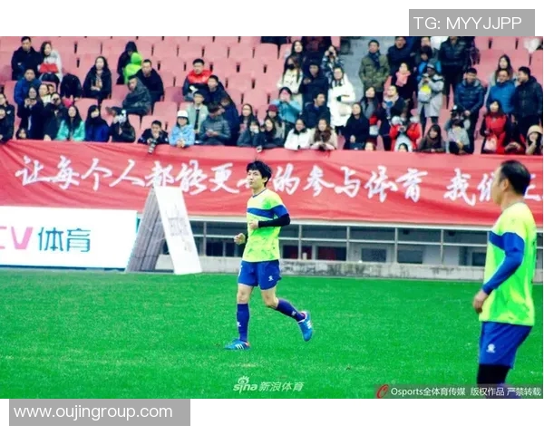 足球明星远射技巧视频解析助你提升踢球水平与精准度 足球明星远射技巧视频解析助你提升踢球水平与精准度