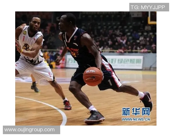 哈德森的传奇旅程：从篮球场到人生舞台的精彩蜕变